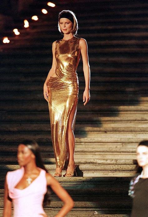 donna sotto le stelle versace|Italian Fashion Brands: Versace Tribute .